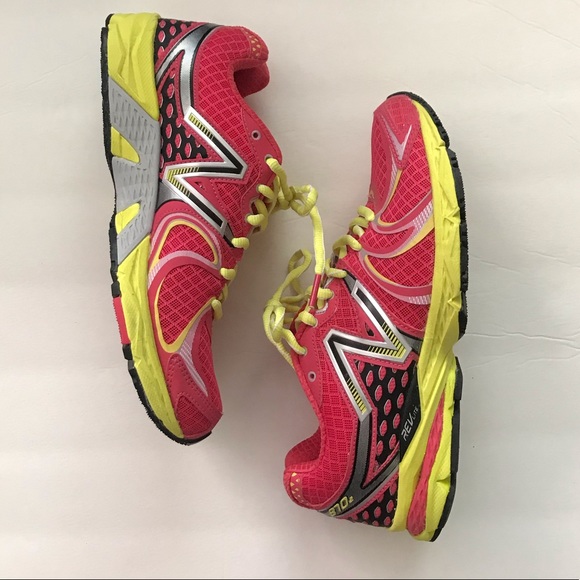 New Balance hot pink sneakers - Picture 3 of 5